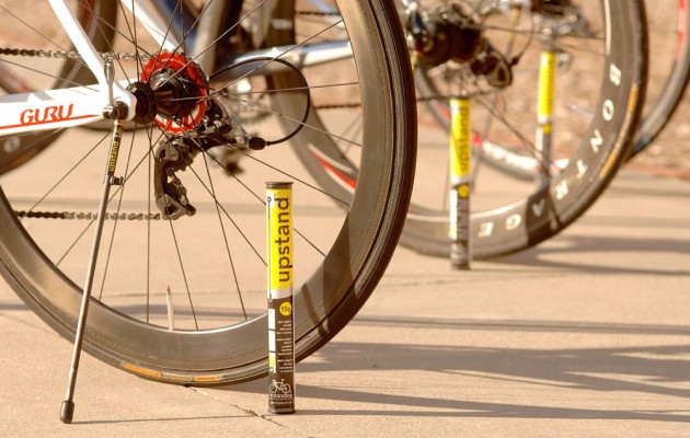 decblgo_UpStand Kickstand