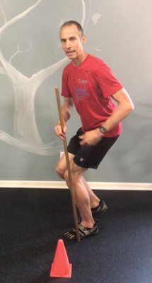 Single Leg Squat Cone Touch - side alignment