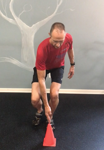 Single Leg Squat Cone Touch - ending position